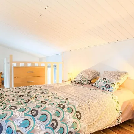 度假居 1 Bedroom Stunning In 阿瓦同