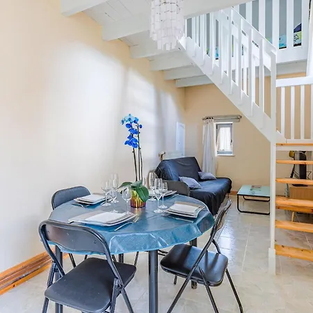1 Bedroom Cozy In Nyaraló *