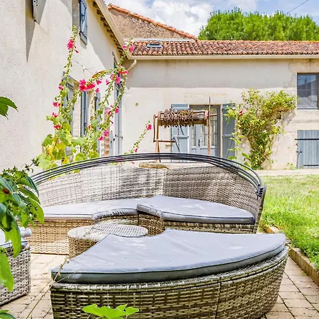 Nyaraló 1 Bedroom Cozy In