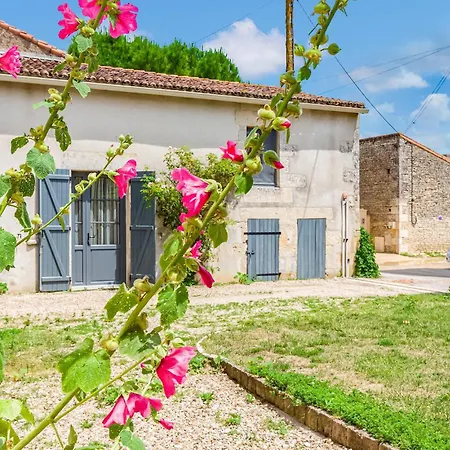 1 Bedroom Cozy In Nyaraló Avanton